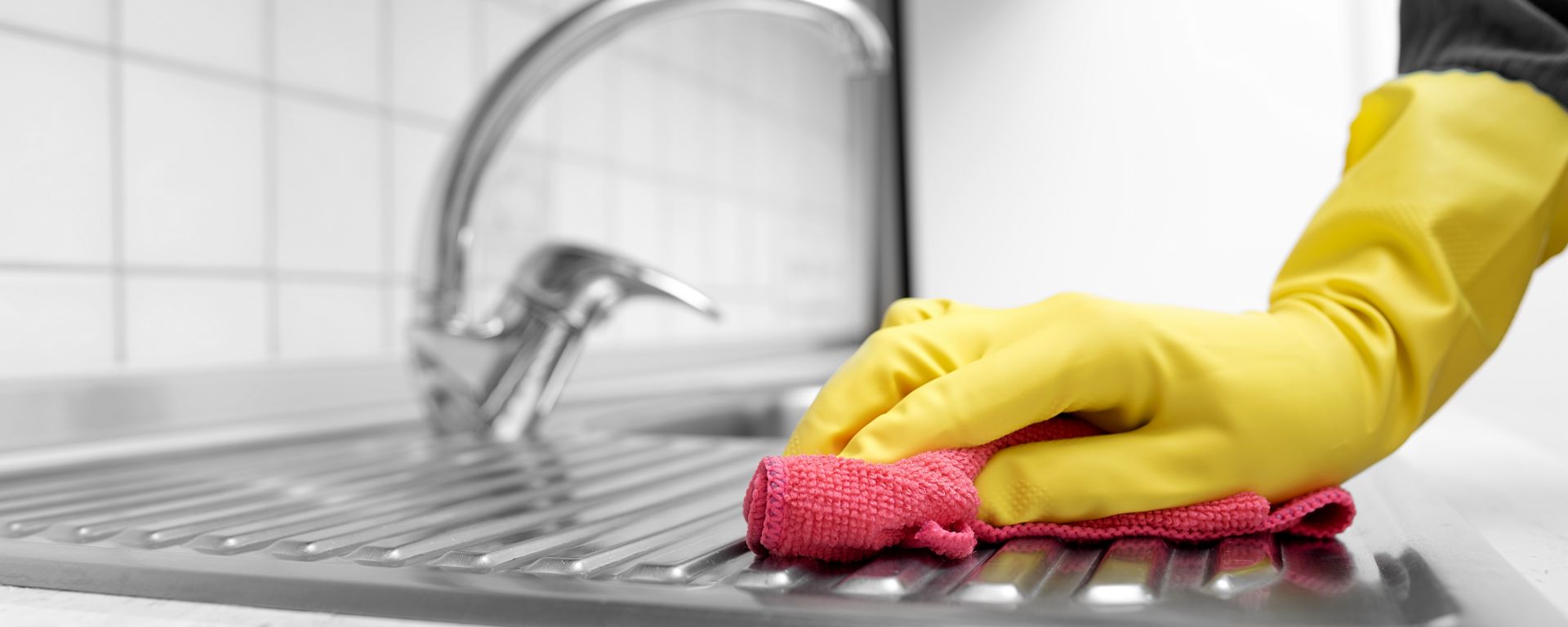 The Best Way To Clean The Kitchen Sink