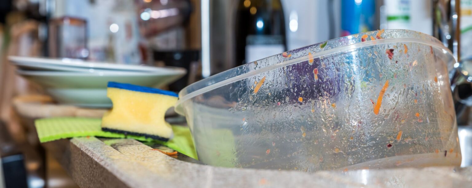 The Best Ways To Clean Plastic Food Containers Sweepsouth