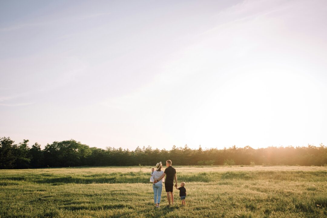 Organising a family cleaning day: Bonding over chores